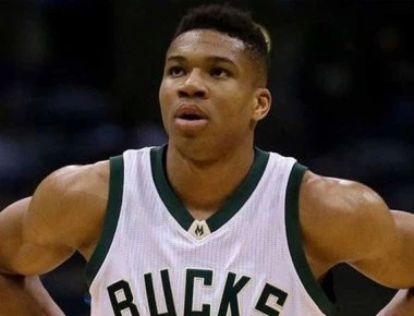 Ο Γιάννης Αντετοκούνμπο πραγματοποίησε την ευχή ενός παιδιού μέσω του Make A Wish